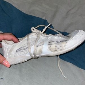 Nfinity cheer shoes